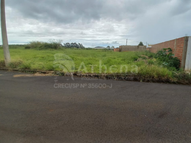 Terreno – Vila Barroso – Altinópolis/SP – Frente sol da manhã – 383,84m2 (esquina)