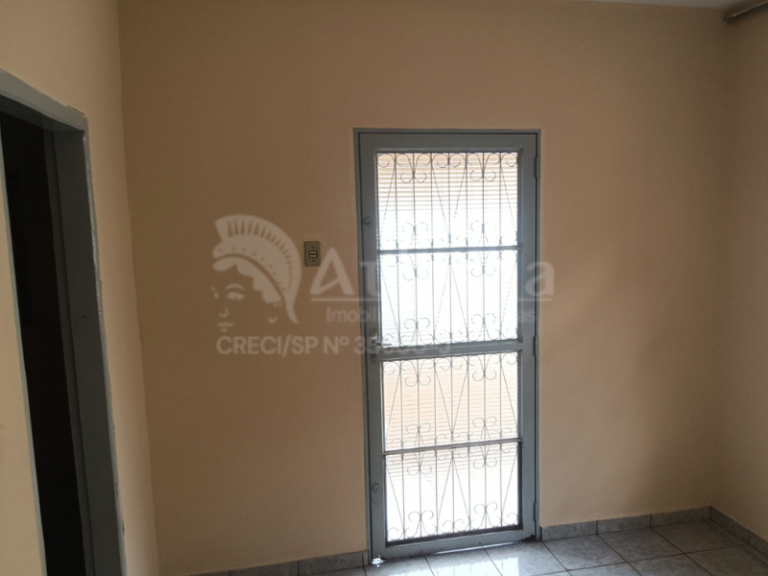 Casa – Bairro: Vila Maria – Altinópolis/SP