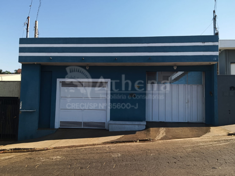 VENDA: im19: Casa – Bairro: Centro – Altinópolis/SP