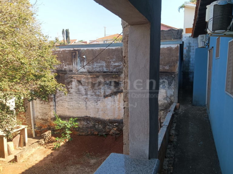VENDA: im19: Casa – Bairro: Centro – Altinópolis/SP